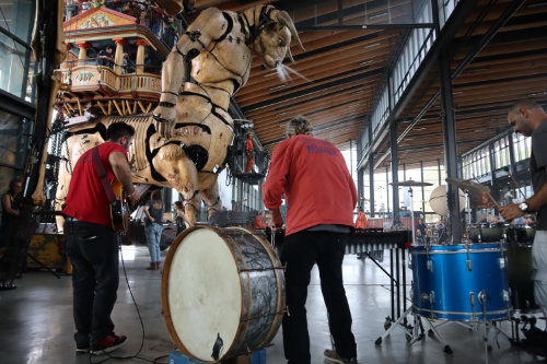 Apparition d'Astérion en musique © Fanny Poitevin Halle de la Machine (2)