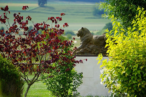 Jardin-de-Sculptures-Patrick-Villas-jaguar_thumb.jpg