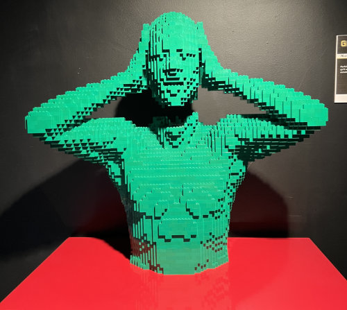 The_Art_of_the_Brick3.jpg