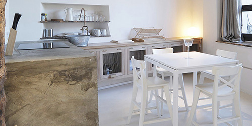 Suite-Presbythere-Hostellerie-du-Chateau-de-la-Pomarede-4-etoiles_1200.600.ratio-S.photo.jpg