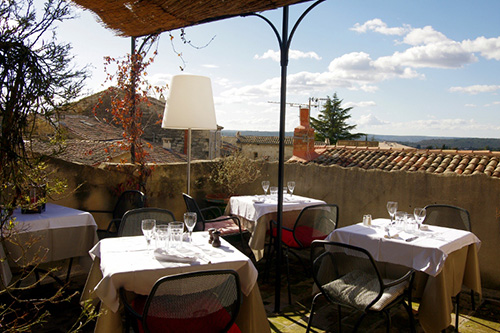 DP_Hostellerie_Provencale_Page_4_Image_0001.jpg
