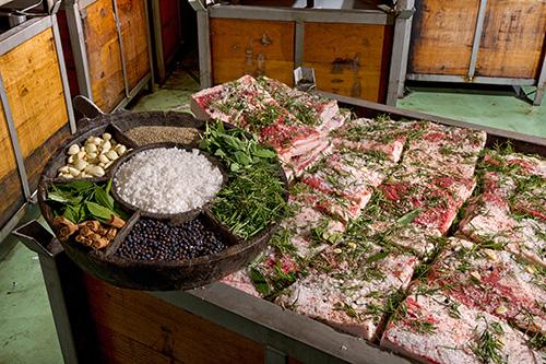 valle_daosta-lard_darnad_dop-foto_stefano_venturini.jpg
