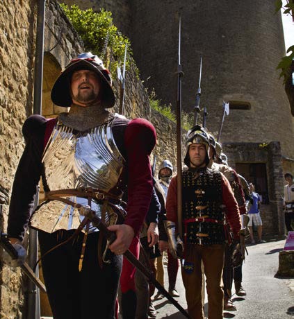 castelnaud_Page_1_Image_0009.jpg