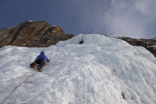 Cascade de glace©OT-Oz-en-Oisans (1)
